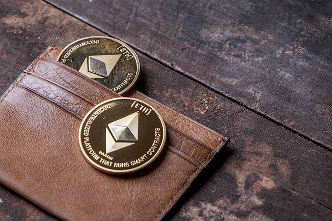 Wallet Ethereum Terbaik: Dompet Fisik dengan Koin Ether.