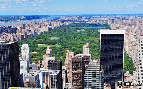 Fool's Gold: "Solid Gold Cube" in Central Park Turns Out to be Hollow Inside