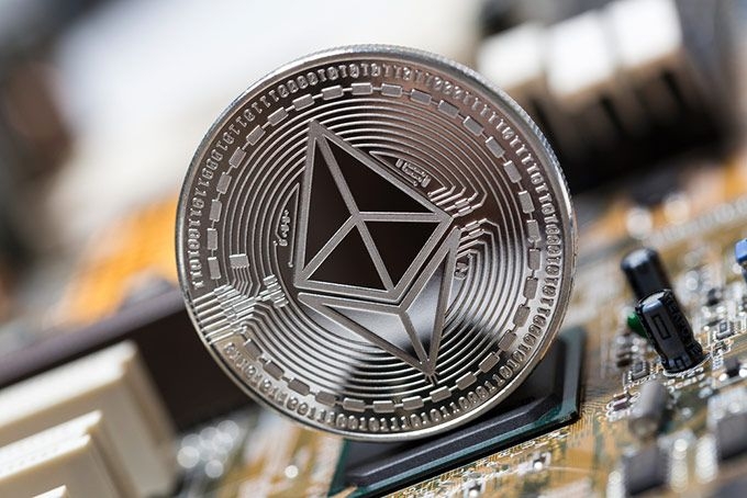 Software untuk Mining Ethereum: Koin ETH.