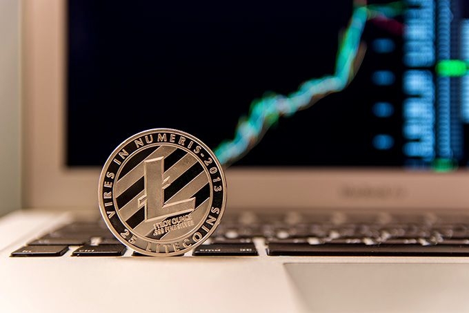 Что такое Litecoin: Лайткоин на клавиатуре.