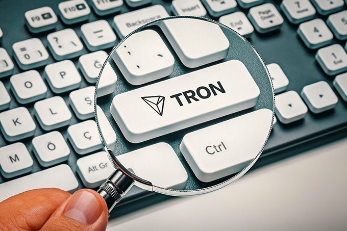 O Que É Tron Coin? Análise Completa da TRX Coin: tecla Tron em um teclado