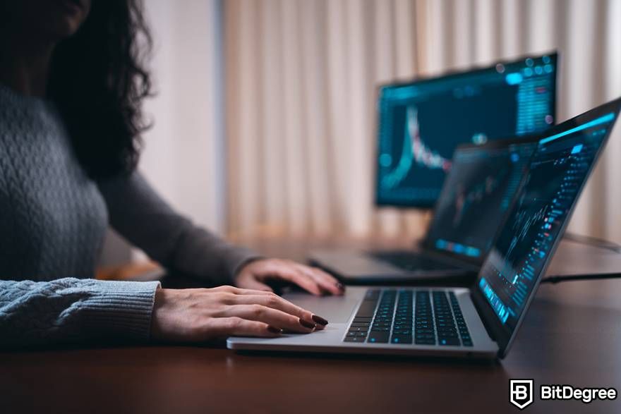 Best crypto to day trade: Woman trading.