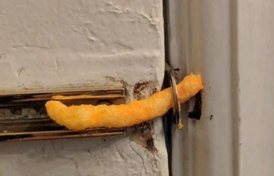 Cheeto doorlock meme