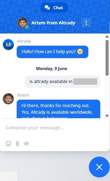 Altrady review: Altrady's customer support chat.