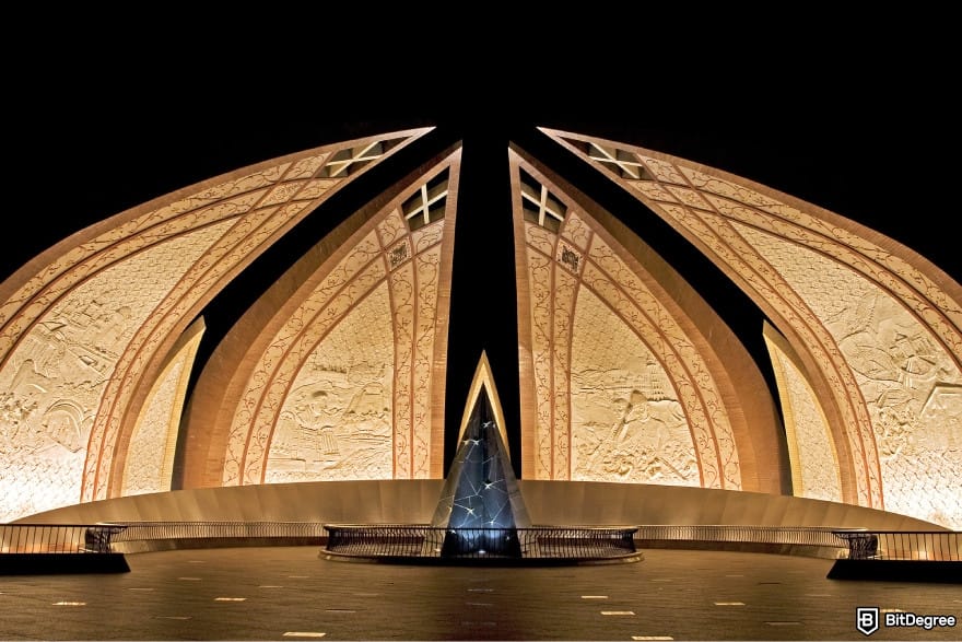 Best bank in Pakistan: the Pakistan monument.