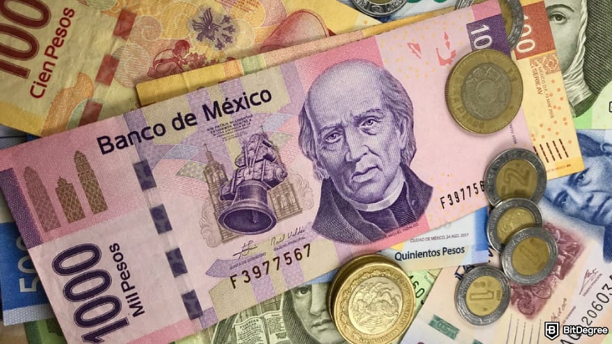 Best crypto exchanges in Mexico: Mexican peso bills spread randomly over a flat surface.