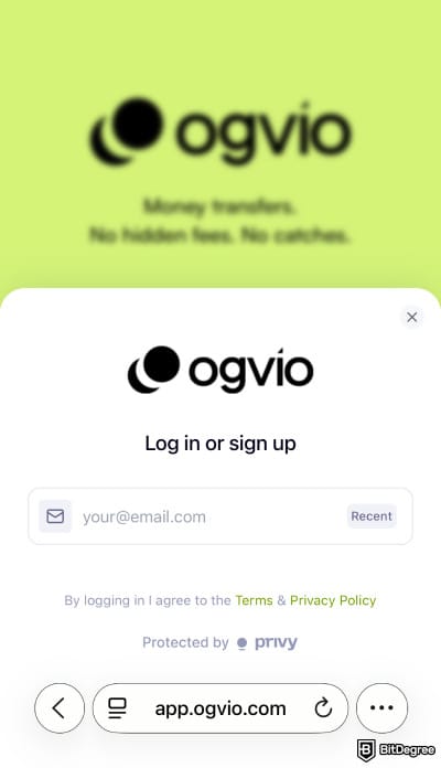 Best money transfer app: signing up on Ogvio via a mobile browser.
