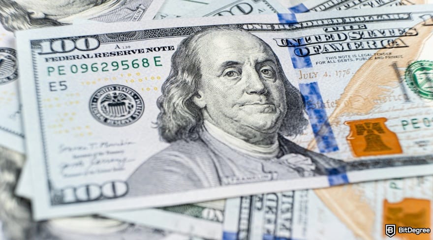 Best way to send money to Estonia: USD bills to illustrate sending money to USA.