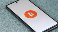 Bitcoin a Bubble? 'Rich Dad, Poor Dad' Author Warns, Critics Disagree
