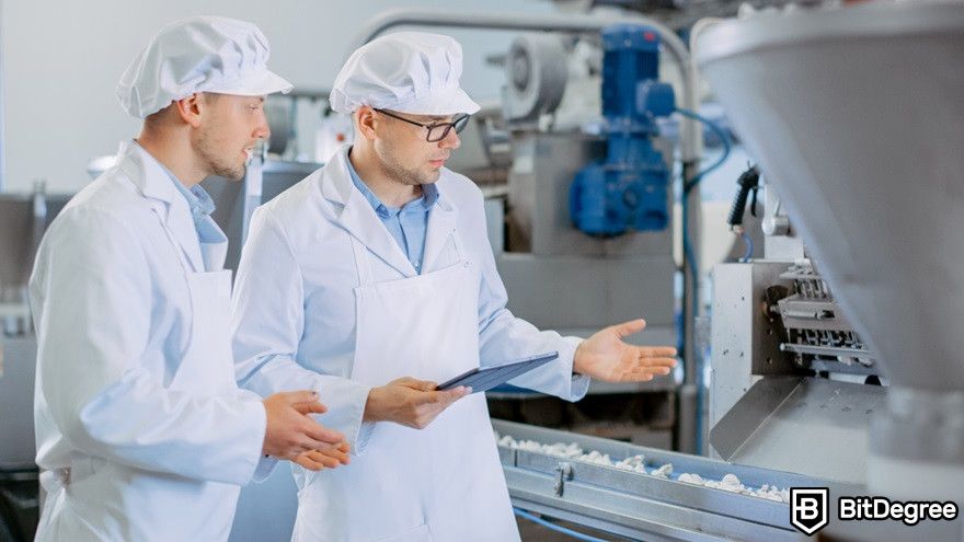 Blockchain marketing: Quality supervisors are inspecting at a factory.