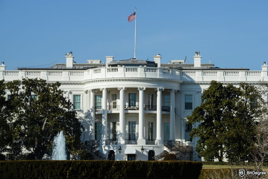 Can you buy crypto on Schwab: the White House building.