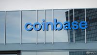 Coinbase Boss in Spotlight: Private Meeting with Trump Sparks Buzz