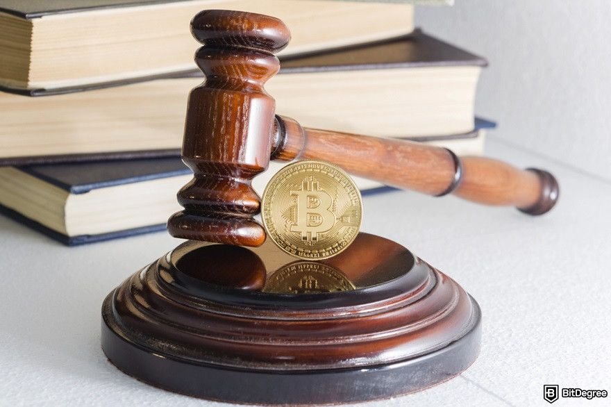 How to use AI for crypto trading: Judges hammer and Bitcoin gold coin.