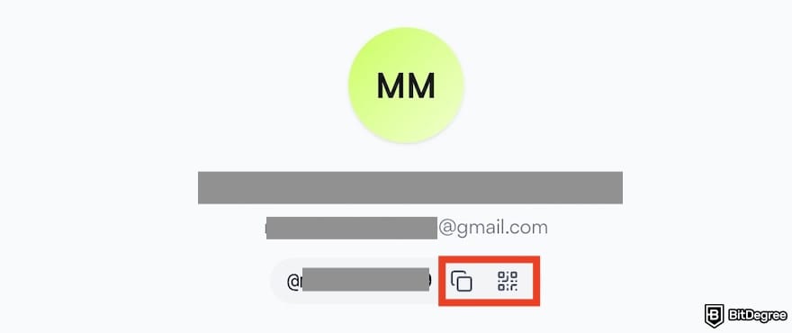 How to withdraw money from Fiverr: the QR and copy icons on Ogvio's profile outlined.