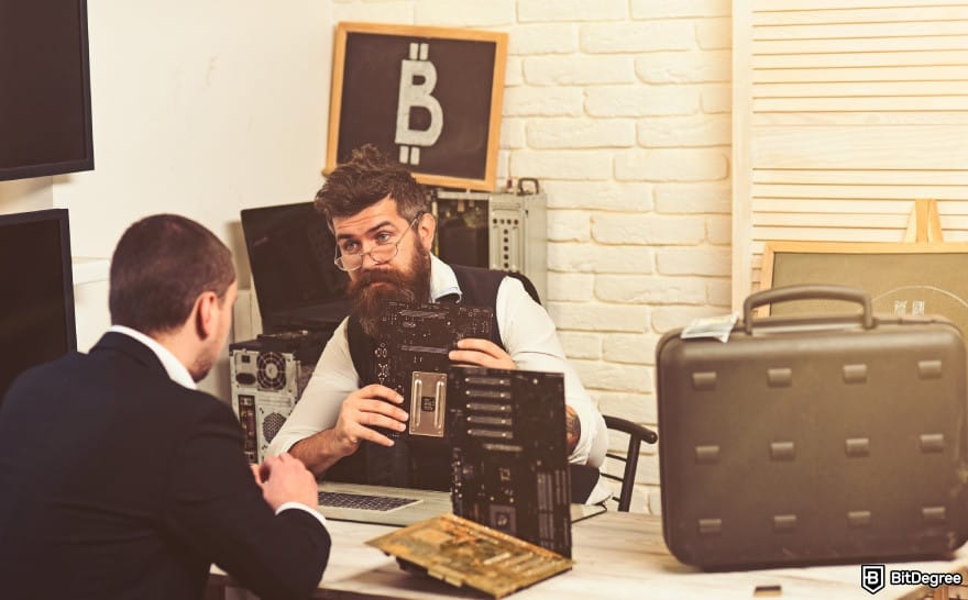 How to withdraw money from PayPal: a storekeeper doing transactions in Bitcoin.