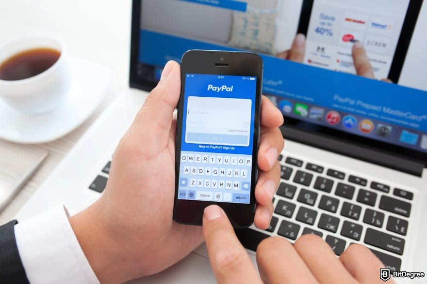 How to withdraw money from PayPal: logging into PayPal mobile.