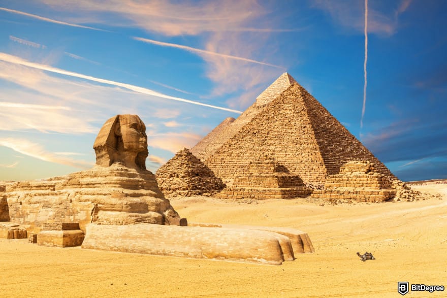 Is Bitcoin legal: the sphynx and pyramid in Egypt.