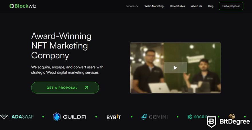 Công ty marketing NFT: trang đích cho dịch vụ marketing tiền điện tử trên trang web Blockwiz.