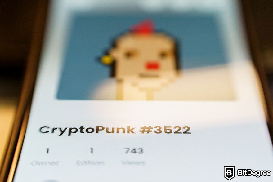 Công ty marketing NFT: màn hình điện thoại hiển thị danh sách NFT Cryptopunk.