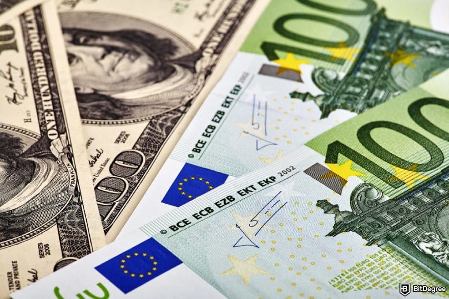 Ogvio review: USD and EUR bank notes.