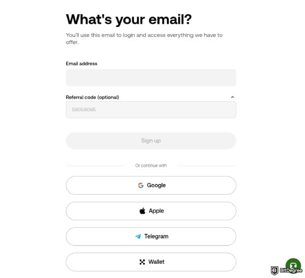 OKX exchange review: a place where you have to fill in your email and referral code.