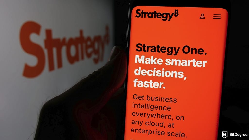 Peter Schiff Slams Strategy’s Model as "Fraud", Dares Michael Saylor to Debate