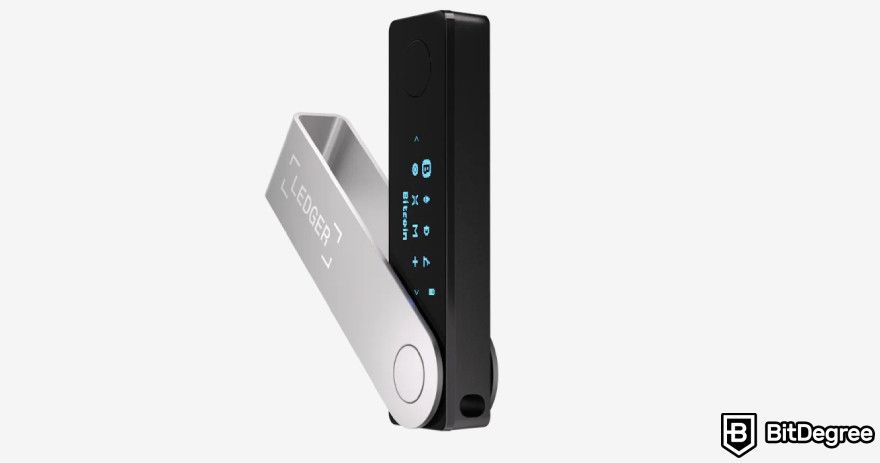 Trezor Safe 5 评论：Ledger Nano X。