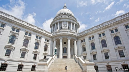 Wisconsin Lawmakers Push Plan to Cut License Barriers for Crypto