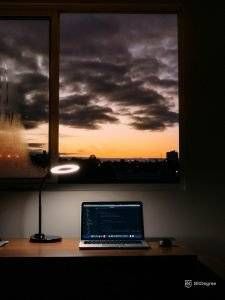 Nơi tốt nhất để học Python: Lập trình máy tính vào buổi tối.