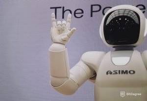 ¿Qué es RPA? Un robot saludando.