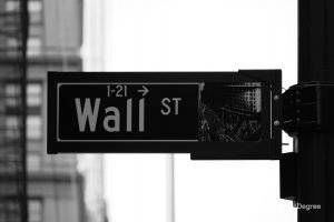 Python cho tài chính: bảng hiệu đường phố.