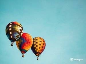 air balloons in the air