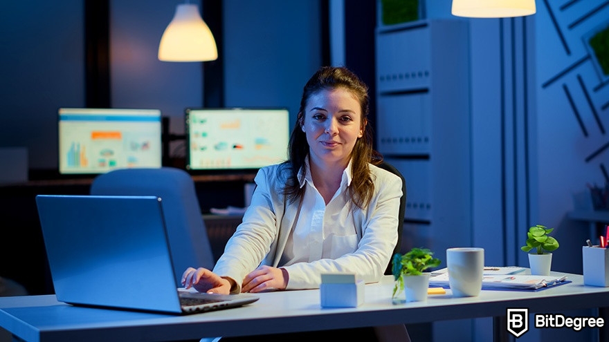 DataCamp Data Engineer: A woman is working on her computer.