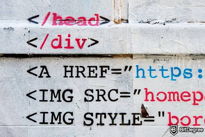 Книги по программирования: код HTML на стене.