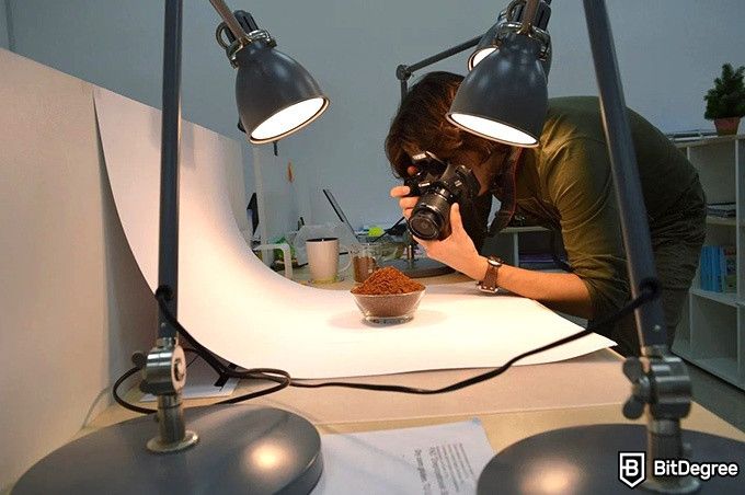 Online photography classes: photographing a bowl under artificial light