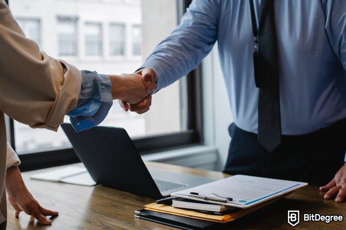 Online sales training: a handshake