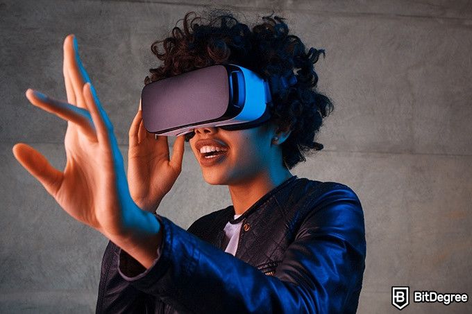 Udacity VR: a woman being immersed in a virtual world.